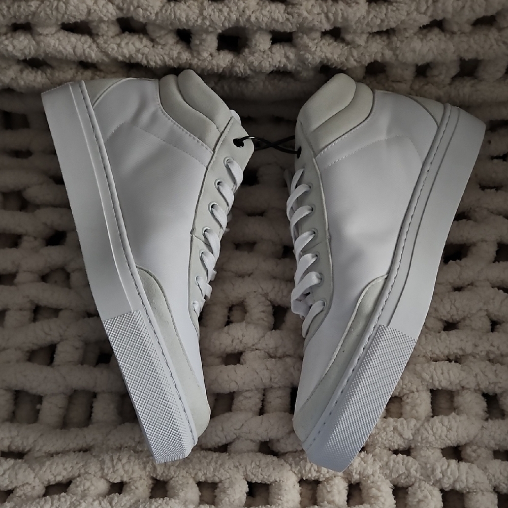 Loci Ten Vegan Logo High-Top Sneakers - Picture 8 of 16